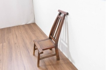 中国アンティーク　民芸の趣　籐座面　二本縦桟のチャイナチェア　(R-084331)