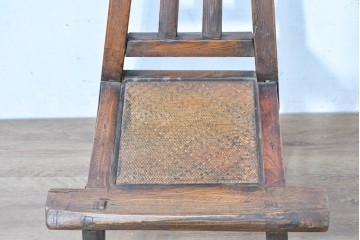 中国アンティーク　民芸の趣　籐座面　二本縦桟のチャイナチェア　(R-084331)