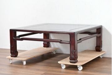 和製ビンテージ　美品　花梨(カリン)材　コンパクトでお部屋に取り入れやすい彫刻入りの座卓(ローテーブル、センターテーブル、リビングテーブル、ヴィンテージ)(R-084334)