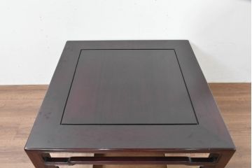 和製ビンテージ　美品　花梨(カリン)材　コンパクトでお部屋に取り入れやすい彫刻入りの座卓(ローテーブル、センターテーブル、リビングテーブル、ヴィンテージ)(R-084334)