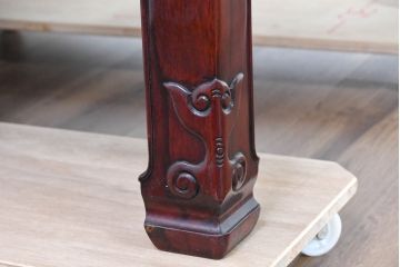 和製ビンテージ　美品　花梨(カリン)材　コンパクトでお部屋に取り入れやすい彫刻入りの座卓(ローテーブル、センターテーブル、リビングテーブル、ヴィンテージ)(R-084334)