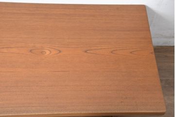 中古　高級工芸品　総欅(ケヤキ)材　漆塗り　脚部に施された優雅な曲線と透かし彫りが魅力の文机( ローテーブル、座卓、座机、センターテーブル)(R-084335)