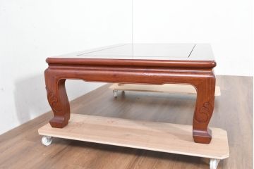 中古　美品　花梨(カリン)材ならではの赤褐色が美しい彫刻入りの座卓(ローテーブル、センターテーブル、リビングテーブル)(R-084336)