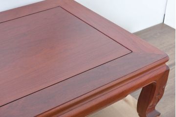 中古　美品　花梨(カリン)材ならではの赤褐色が美しい彫刻入りの座卓(ローテーブル、センターテーブル、リビングテーブル)(R-084336)