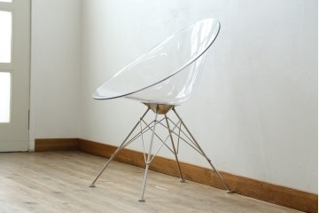 中古　イタリア　カルテル(Kartell)　エロエス(ERO|S|)　身体を包み込むようなフォルムが魅力のチェア(定価約9万円)　(R-084338)