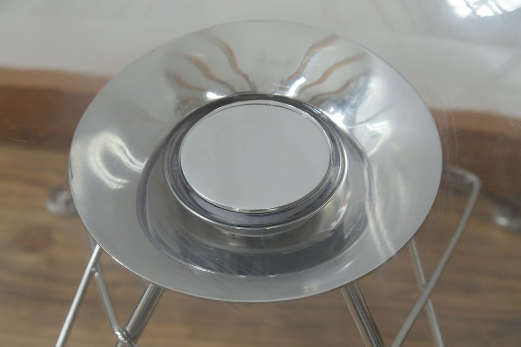 中古　イタリア　カルテル(Kartell)　エロエス(ERO|S|)　身体を包み込むようなフォルムが魅力のチェア(定価約9万円)　(R-084338)