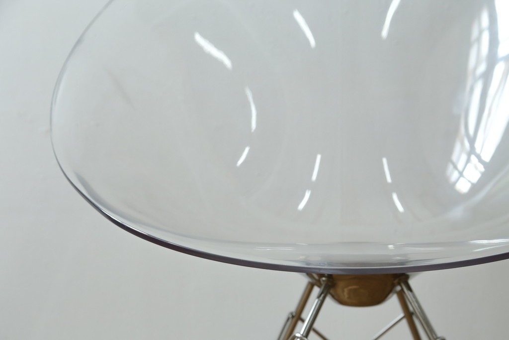 中古　イタリア　カルテル(Kartell)　エロエス(ERO|S|)　身体を包み込むようなフォルムが魅力のチェア(定価約9万円)　(R-084338)