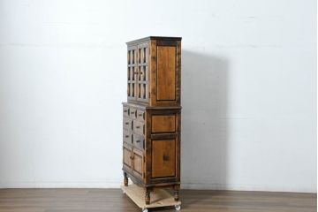 中古　美品　国産職人手作り　アンティーク調　作りの良い脚付き民芸キャビネット(食器棚、収納棚、戸棚、カップボード、バラ売り可能)(R-084339)