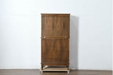 中古　美品　国産職人手作り　アンティーク調　作りの良い脚付き民芸キャビネット(食器棚、収納棚、戸棚、カップボード、バラ売り可能)(R-084339)