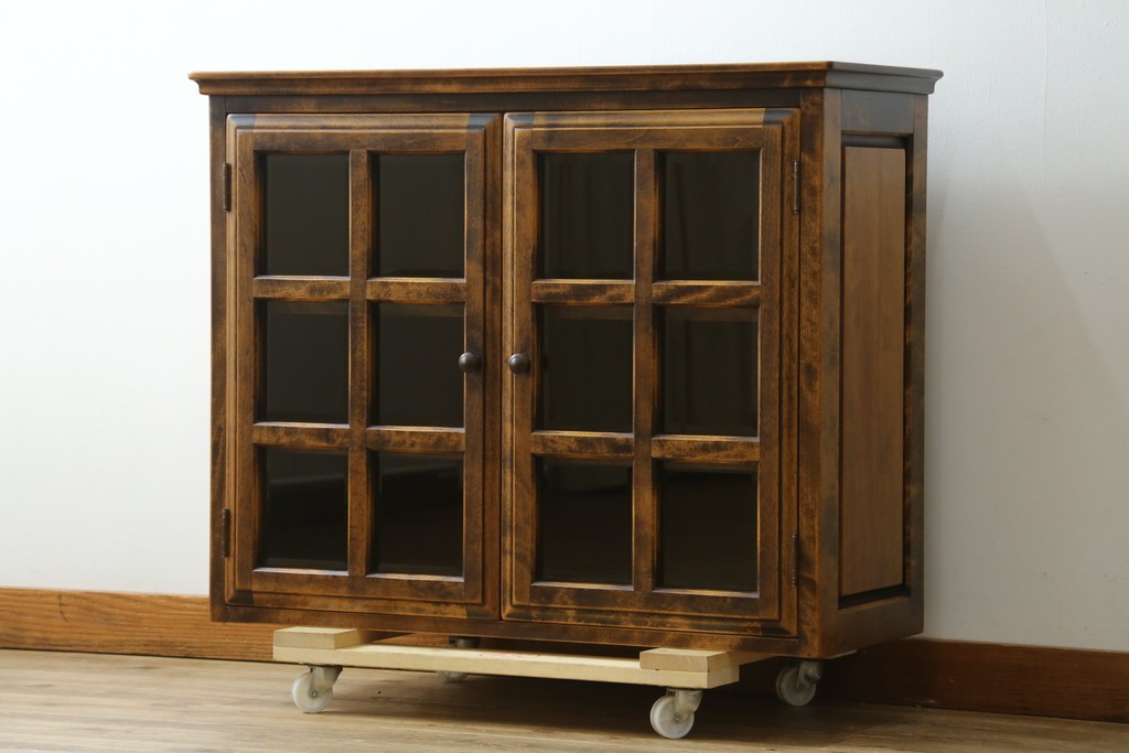 中古　美品　国産職人手作り　アンティーク調　作りの良い民芸キャビネット　(R-084340)