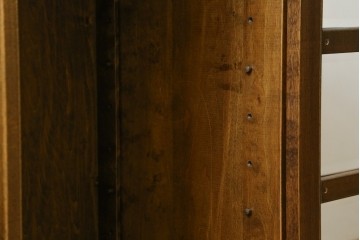 中古　美品　国産職人手作り　アンティーク調　作りの良い民芸キャビネット　(R-084340)