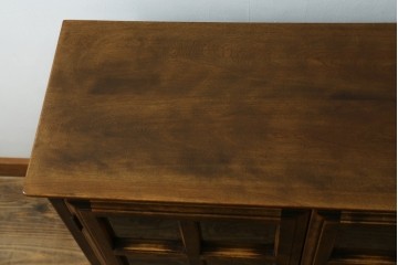 中古　美品　国産職人手作り　アンティーク調　作りの良い民芸キャビネット　(R-084340)