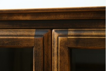 中古　美品　国産職人手作り　アンティーク調　作りの良い民芸キャビネット　(R-084340)