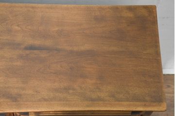 中古　美品　国産職人手作り　アンティーク調　作りの良い民芸キャビネット・上段(食器棚、収納棚、戸棚、カップボード、サイドキャビネット)(R-084340)