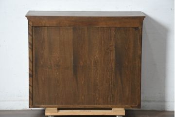 中古　美品　国産職人手作り　アンティーク調　作りの良い民芸キャビネット・上段(食器棚、収納棚、戸棚、カップボード、サイドキャビネット)(R-084340)