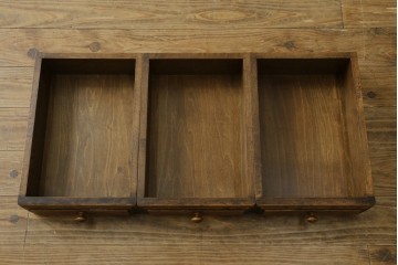 中古　美品　国産職人手作り　アンティーク調　作りの良い脚付き民芸キャビネット　(R-084341)