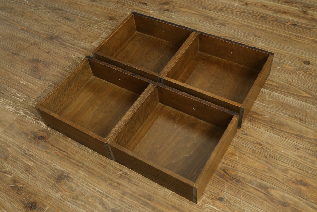 中古　美品　国産職人手作り　アンティーク調　作りの良い脚付き民芸キャビネット　(R-084341)