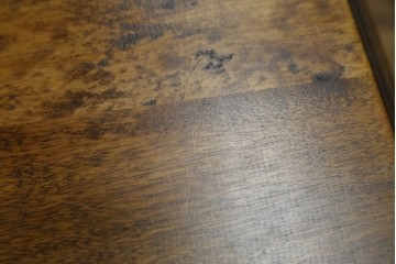 中古　美品　国産職人手作り　アンティーク調　作りの良い脚付き民芸キャビネット　(R-084341)