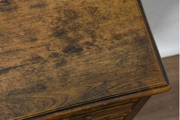 中古　美品　国産職人手作り　アンティーク調　作りの良い脚付き民芸キャビネット・下段(収納棚、戸棚、サイドキャビネット、引き出し、サイドチェスト)(R-084341)