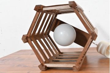 和製ビンテージ　希少な廃番品　大和照明製作所　杉材　落ち着いた空間を演出する六角形デザインの天井照明(ペンダントライト、吊り下げ照明、シェード、電笠、ヴィンテージ)(R-084346)