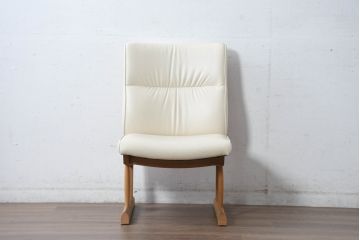中古　美品　飛騨産業　キツツキ　カヤ(KAYA)シリーズ　オーク材　合皮　上質で落ち着いた雰囲気が魅力的なアームレスチェア(椅子、イス、1P、一人掛け、1人掛けソファ)(定価約10万円)(R-084352)