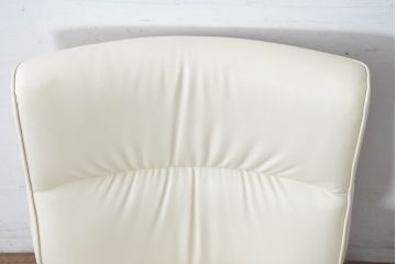 中古　美品　飛騨産業　キツツキ　カヤ(KAYA)シリーズ　オーク材　合皮　上質で落ち着いた雰囲気が魅力的なアームレスチェア(椅子、イス、1P、一人掛け、1人掛けソファ)(定価約10万円)(R-084352)