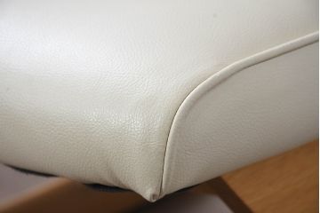 中古　美品　飛騨産業　キツツキ　カヤ(KAYA)シリーズ　オーク材　合皮　上質で落ち着いた雰囲気が魅力的なアームレスチェア(椅子、イス、1P、一人掛け、1人掛けソファ)(定価約10万円)(R-084352)