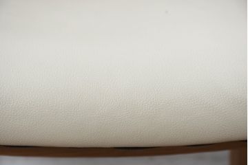 中古　美品　飛騨産業　キツツキ　カヤ(KAYA)シリーズ　オーク材　合皮　上質で落ち着いた雰囲気が魅力的なアームレスチェア(椅子、イス、1P、一人掛け、1人掛けソファ)(定価約10万円)(R-084352)