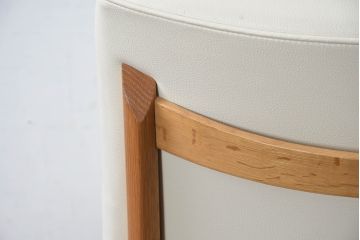 中古　美品　飛騨産業　キツツキ　カヤ(KAYA)シリーズ　オーク材　合皮　上質で落ち着いた雰囲気が魅力的なアームレスチェア(椅子、イス、1P、一人掛け、1人掛けソファ)(定価約10万円)(R-084352)