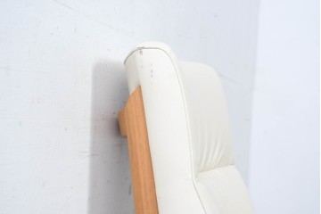 ジャンク品　中古　飛騨産業　キツツキ　カヤ(KAYA)シリーズ　オーク材　合皮　上質で落ち着いた雰囲気が魅力的なアームレスチェア　定価約10万円相当　(R-084353)