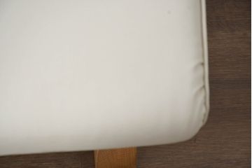 中古　美品　飛騨産業　キツツキ　カヤ(KAYA)シリーズ　オーク材　合皮　上質で落ち着いた雰囲気が魅力的なオットマン(椅子、イス、スツール)(定価約5万円)(R-084354)