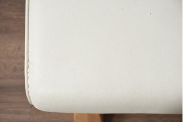 中古　美品　飛騨産業　キツツキ　カヤ(KAYA)シリーズ　オーク材　合皮　上質で落ち着いた雰囲気が魅力的なオットマン(椅子、イス、スツール)(定価約5万円)(R-084354)