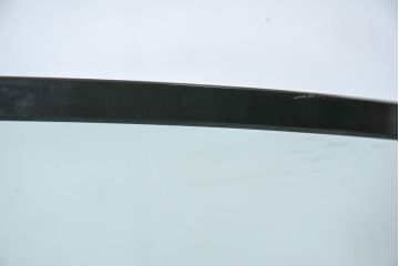 中古　イタリア高級輸入家具　サァラ麻布取り扱い　希少なデザイン　クラシカルな深緑色の脚とガラス天板がおしゃれなダイニングテーブル(4人掛け、6人掛け、ガラステーブル、ラウンドテーブル、丸テーブル、オーバルテーブル、食卓)(定価約70万円)(R-084355)
