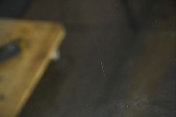 中古　イタリア高級輸入家具　サァラ麻布取り扱い　希少なデザイン　クラシカルな深緑色の脚とガラス天板がおしゃれなダイニングテーブル(4人掛け、6人掛け、ガラステーブル、ラウンドテーブル、丸テーブル、オーバルテーブル、食卓)(定価約70万円)(R-084355)