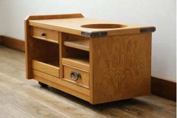 中古　美品　高級品　屋久杉　温かみのある佇まいのポットワゴン(お座敷ワゴン、サイドテーブル)(定価約12万円)(R-084357)