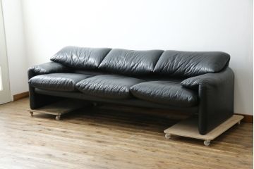 中古　美品　Cassina(カッシーナ)　MARALUNGA(マラルンガ)　高級感あふれる3人掛けソファ(3P、三人掛けソファ)(定価約200〜240万円)(R-084359)