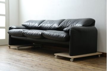 中古　美品　Cassina(カッシーナ)　MARALUNGA(マラルンガ)　高級感あふれる3人掛けソファ(3P、三人掛けソファ)(定価約200〜240万円)(R-084359)