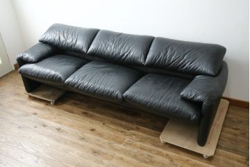 中古　美品　Cassina(カッシーナ)　MARALUNGA(マラルンガ)　高級感あふれる3人掛けソファ(3P、三人掛けソファ)(定価約200〜240万円)(R-084359)