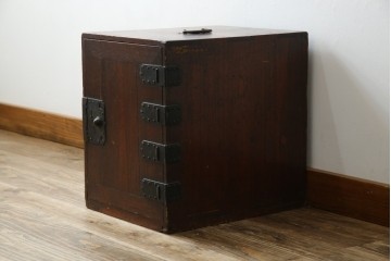 和製アンティーク　総桐材　船箪笥風　片開き戸付きの小引き出し　(R-084361)