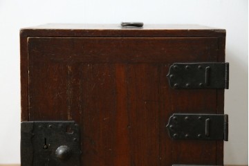 和製アンティーク　総桐材　船箪笥風　片開き戸付きの小引き出し　(R-084361)