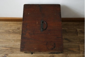 和製アンティーク　総桐材　船箪笥風　片開き戸付きの小引き出し　(R-084361)