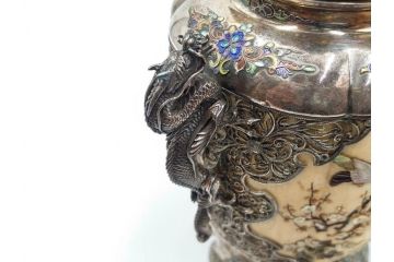 明治期　芝山象嵌　花鳥図　双龍耳　一琴刻　螺鈿　純銀　七宝　共箱　精緻な職人技と芸術性が融合した見事な香炉(芝山細工、彫刻、香爐、仏具、茶道具)(R-084370)