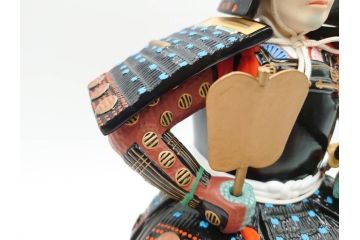 伊達政宗　ガラスケース付き　名将の風格を宿す堤人形(武将、土人形、伝統工芸、郷土玩具)(R-084371)