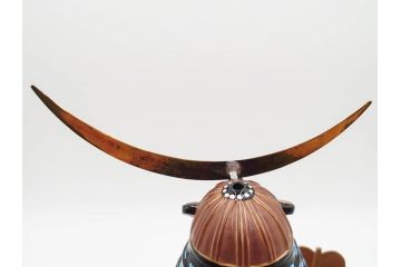 伊達政宗　ガラスケース付き　名将の風格を宿す堤人形(武将、土人形、伝統工芸、郷土玩具)(R-084371)