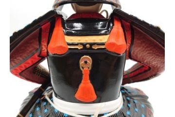 伊達政宗　ガラスケース付き　名将の風格を宿す堤人形(武将、土人形、伝統工芸、郷土玩具)(R-084371)