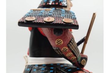 伊達政宗　ガラスケース付き　名将の風格を宿す堤人形(武将、土人形、伝統工芸、郷土玩具)(R-084371)