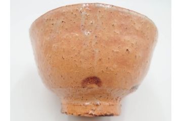 十二代　田原陶兵衛　萩焼　約14cm　4.6寸　素朴ながらも深い味わいを持つ萩茶碗(茶道具、抹茶碗、茶器、茶陶、和食器、裏印、共箱付、四寸六分)(R-084372)