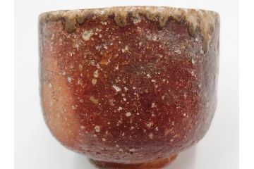四代 谷清右衛門　信楽焼　約11cm　3.4寸　時間と共に深まる風合いが魅力の茶碗(抹茶碗、茶器、茶陶、裏印、和食器、共箱付、三寸四分)(R-084373)
