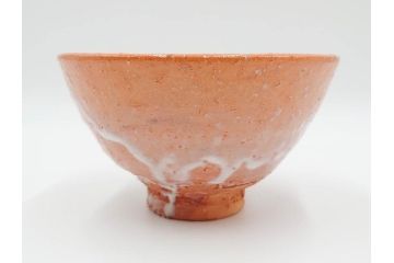 十一世　坂高麗左衛門(韓峯)　萩焼　約15cm　4.9寸　素朴で控えめな風合いが魅力の茶碗(抹茶碗、茶器、茶陶、裏印、和食器、共箱付、四寸九分)(R-084374)