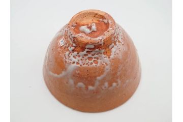 十一世　坂高麗左衛門(韓峯)　萩焼　約15cm　4.9寸　素朴で控えめな風合いが魅力の茶碗(抹茶碗、茶器、茶陶、裏印、和食器、共箱付、四寸九分)(R-084374)